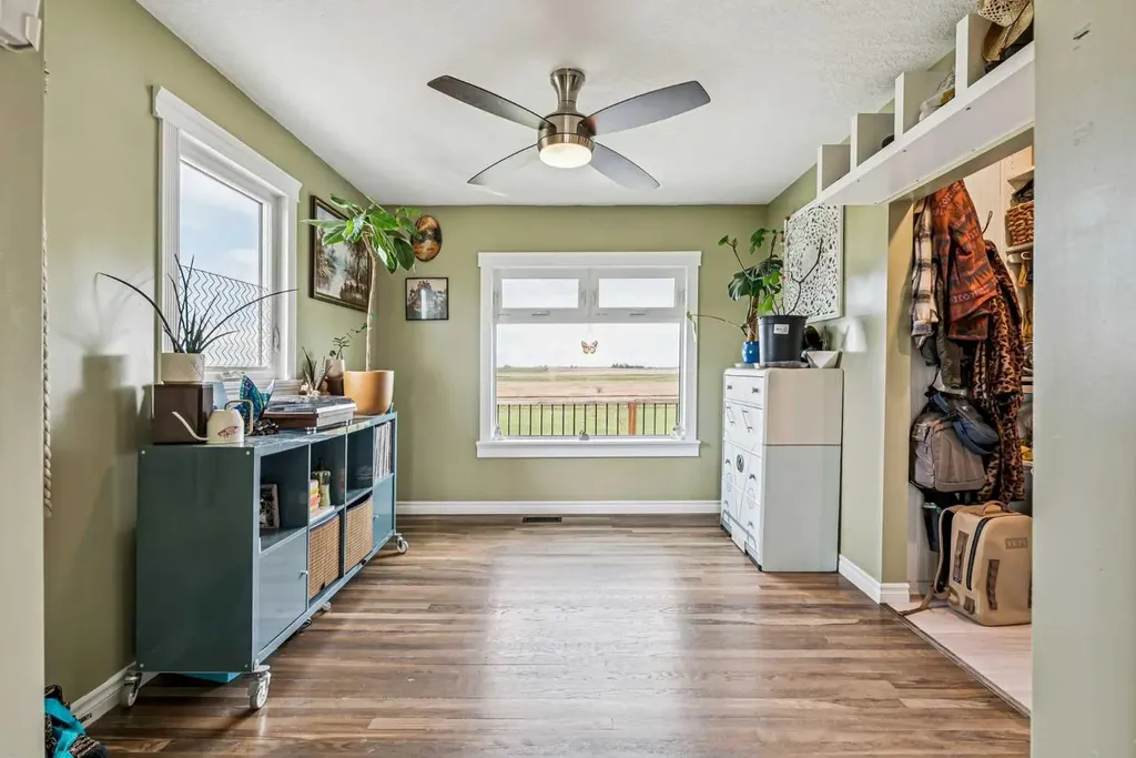 251045 Range Road 244 Rural Wheatland County AB T1P 0M2