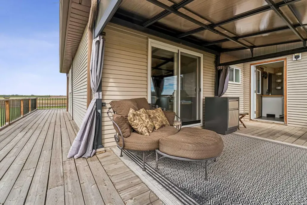 251045 Range Road 244 Rural Wheatland County AB T1P 0M2