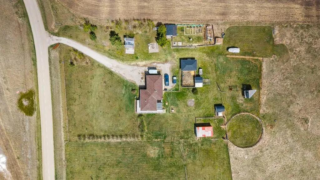 251045 Range Road 244 Rural Wheatland County AB T1P 0M2