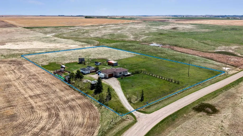 251045 Range Road 244 Rural Wheatland County AB T1P 0M2