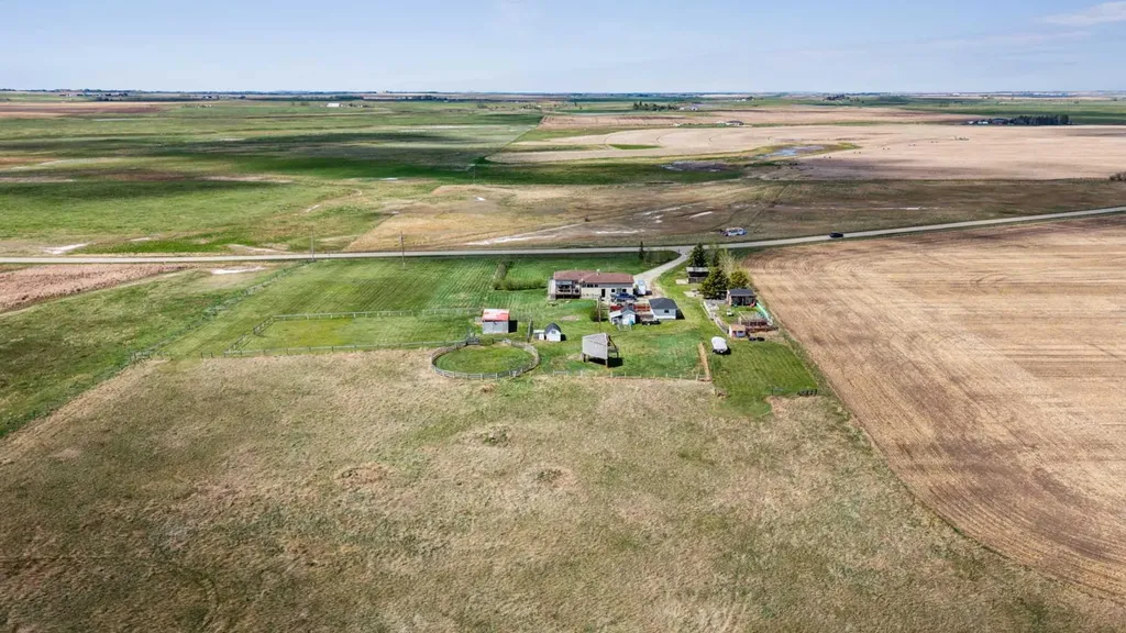 251045 Range Road 244 Rural Wheatland County AB T1P 0M2