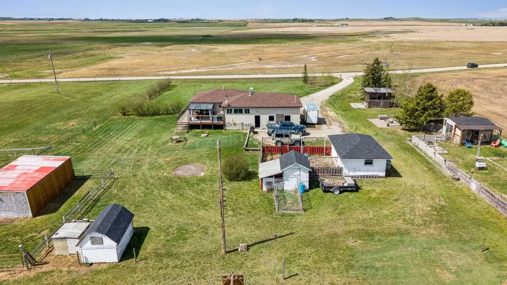 251045 Range Road 244 Rural Wheatland County AB T1P 0M2