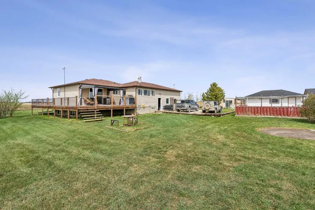 251045 Range Road 244 Rural Wheatland County AB T1P 0M2