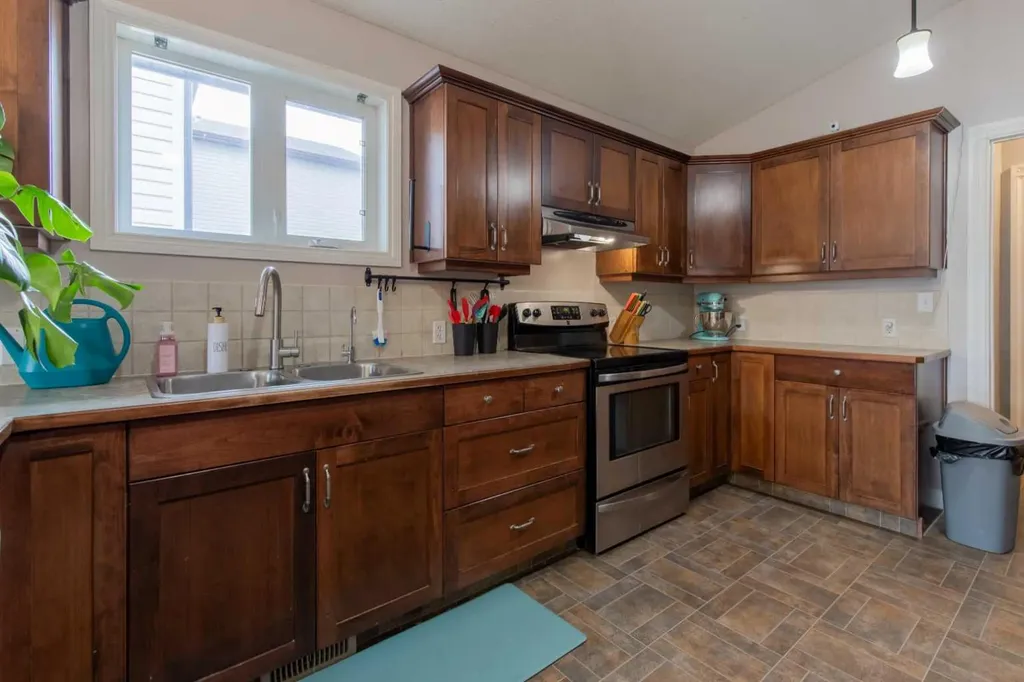 311 Barons Street Nobleford AB T0L1S0