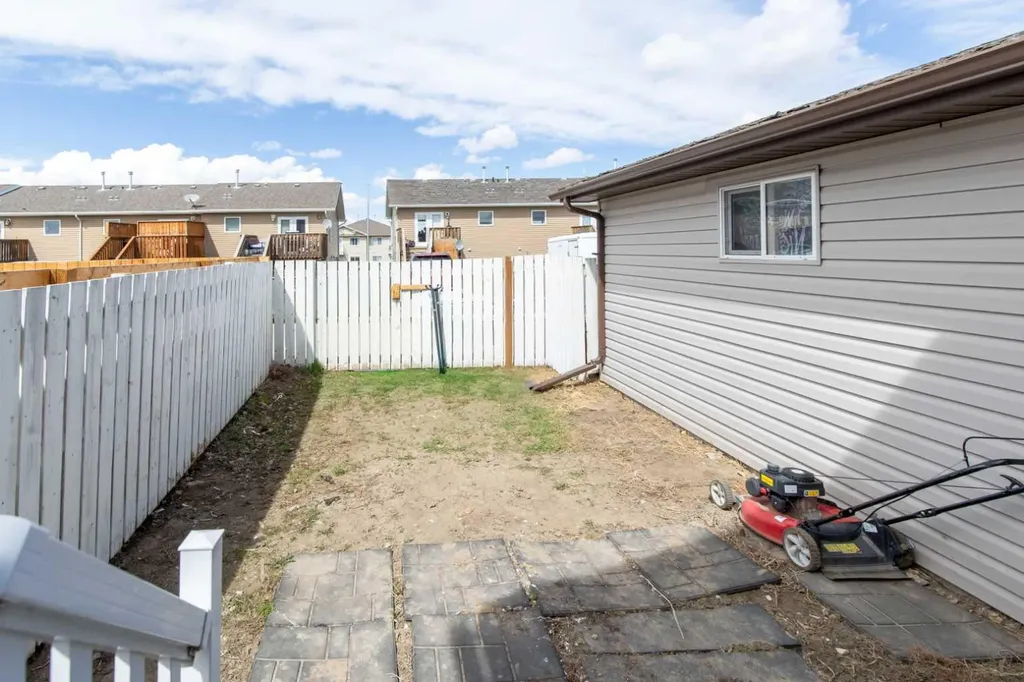 311 Barons Street Nobleford AB T0L1S0
