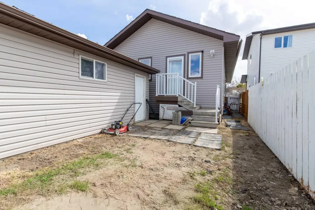 311 Barons Street Nobleford AB T0L1S0