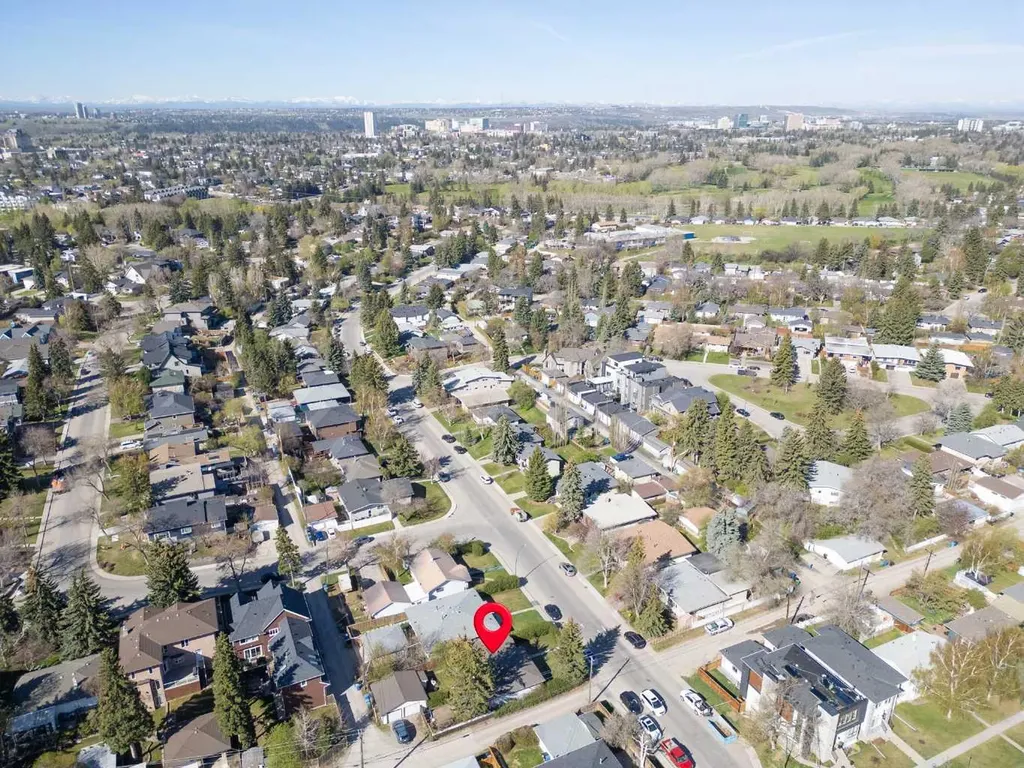 1211 Rosehill Drive NW Calgary AB T2K 1L9