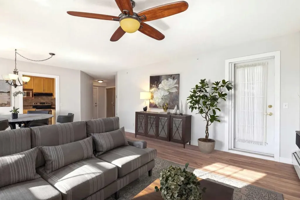 1213 Sienna Park Green SW Calgary AB T3H 3N7