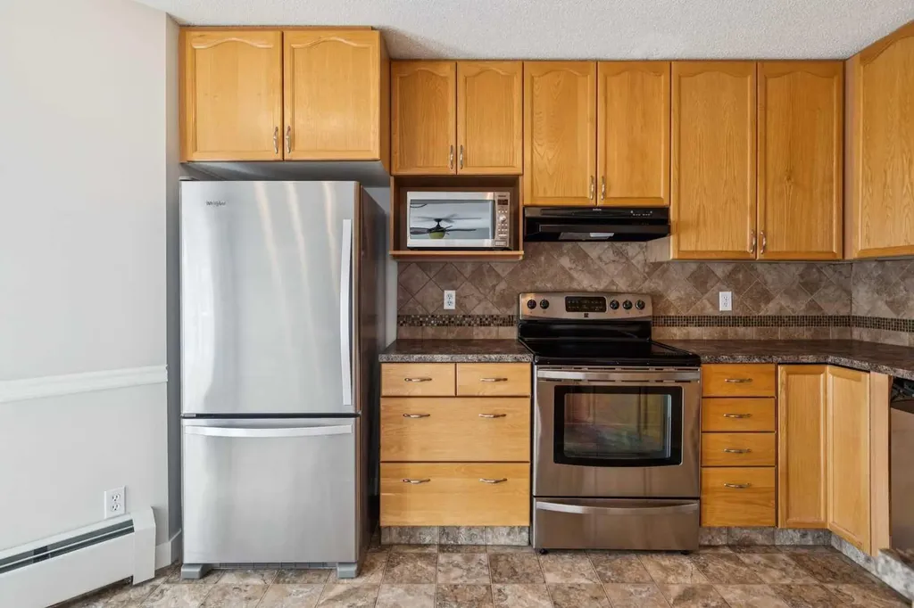 1213 Sienna Park Green SW Calgary AB T3H 3N7