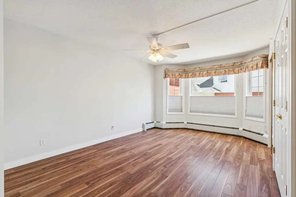 1213 Sienna Park Green SW Calgary AB T3H 3N7