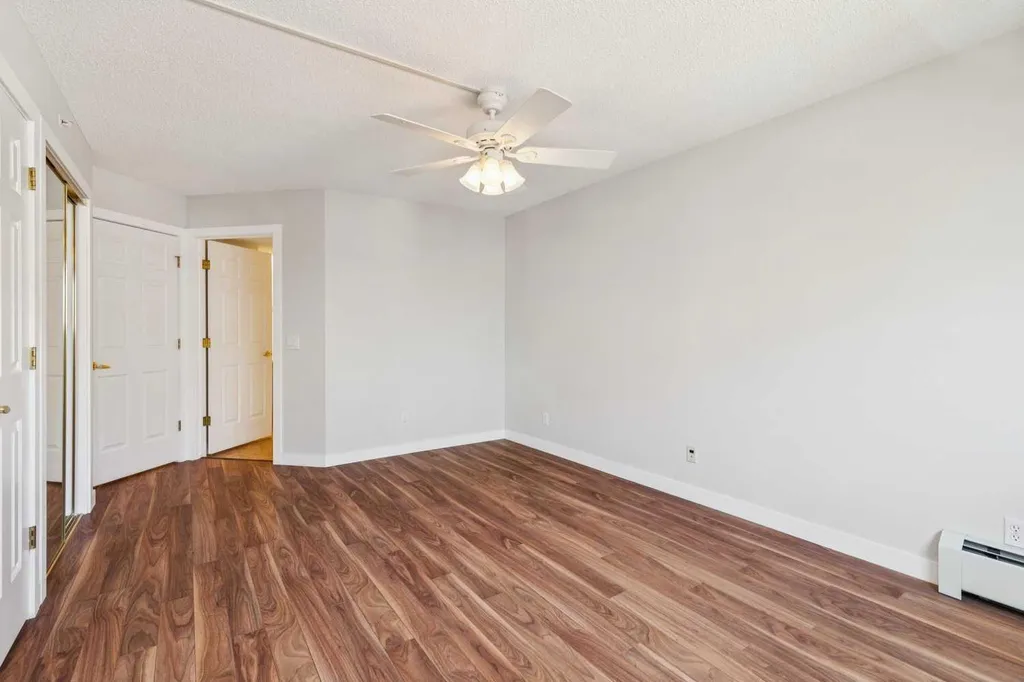 1213 Sienna Park Green SW Calgary AB T3H 3N7