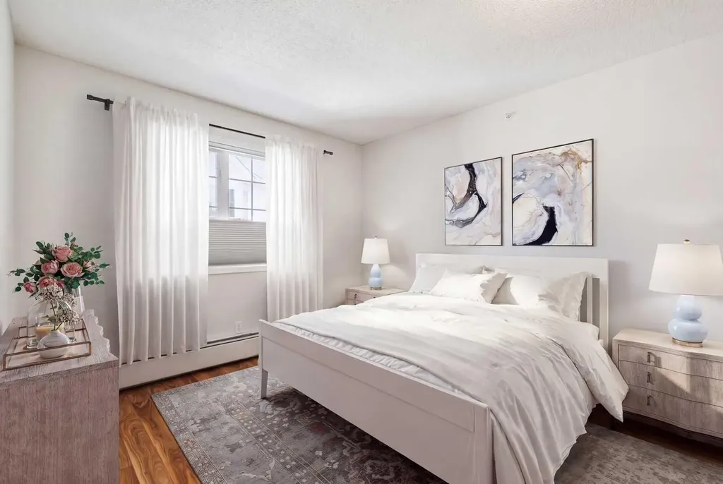 1213 Sienna Park Green SW Calgary AB T3H 3N7