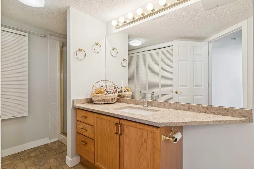 1213 Sienna Park Green SW Calgary AB T3H 3N7
