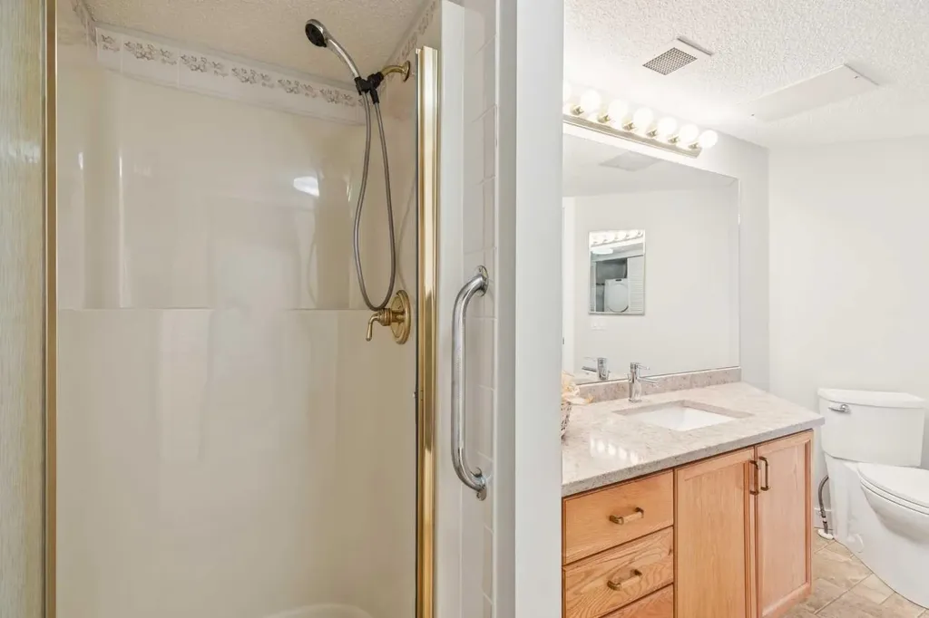 1213 Sienna Park Green SW Calgary AB T3H 3N7