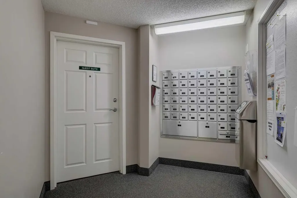 1213 Sienna Park Green SW Calgary AB T3H 3N7