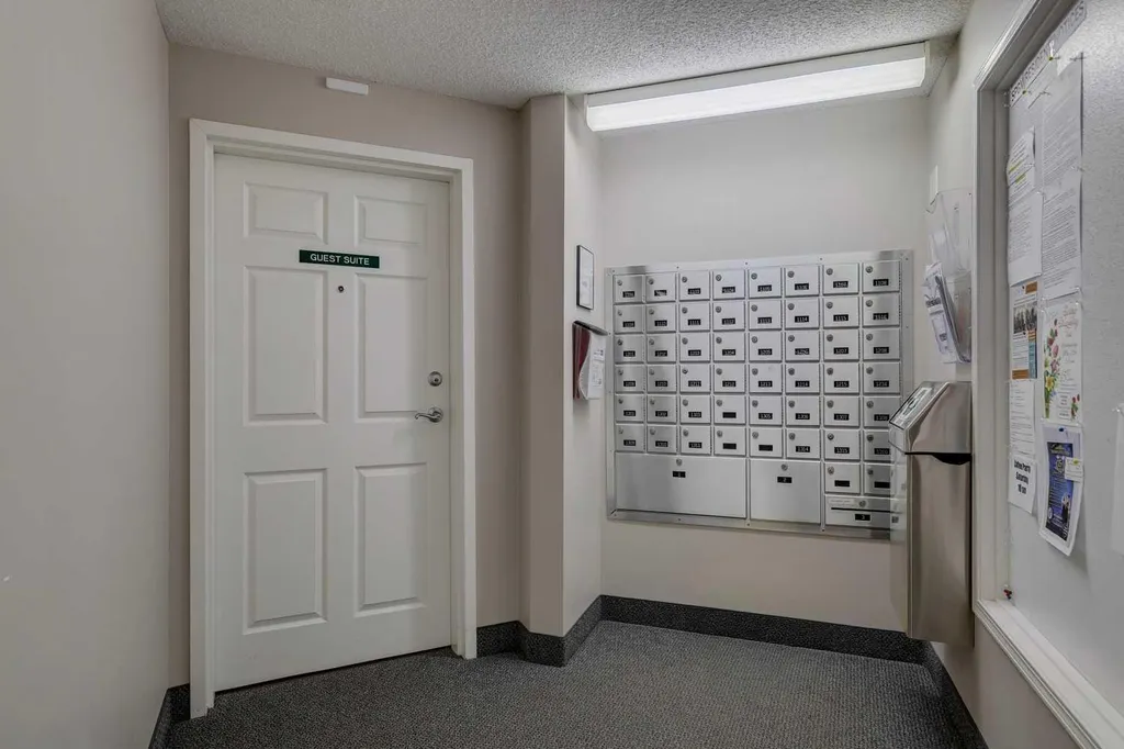 1213 Sienna Park Green SW Calgary AB T3H 3N7