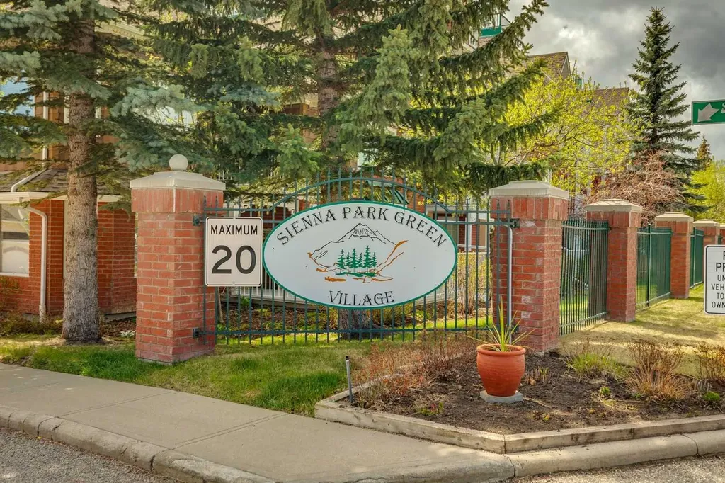 1213 Sienna Park Green SW Calgary AB T3H 3N7