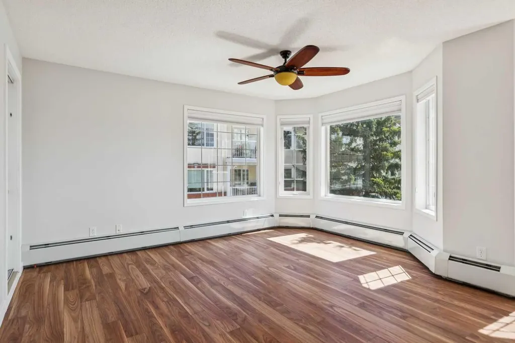 1213 Sienna Park Green SW Calgary AB T3H 3N7