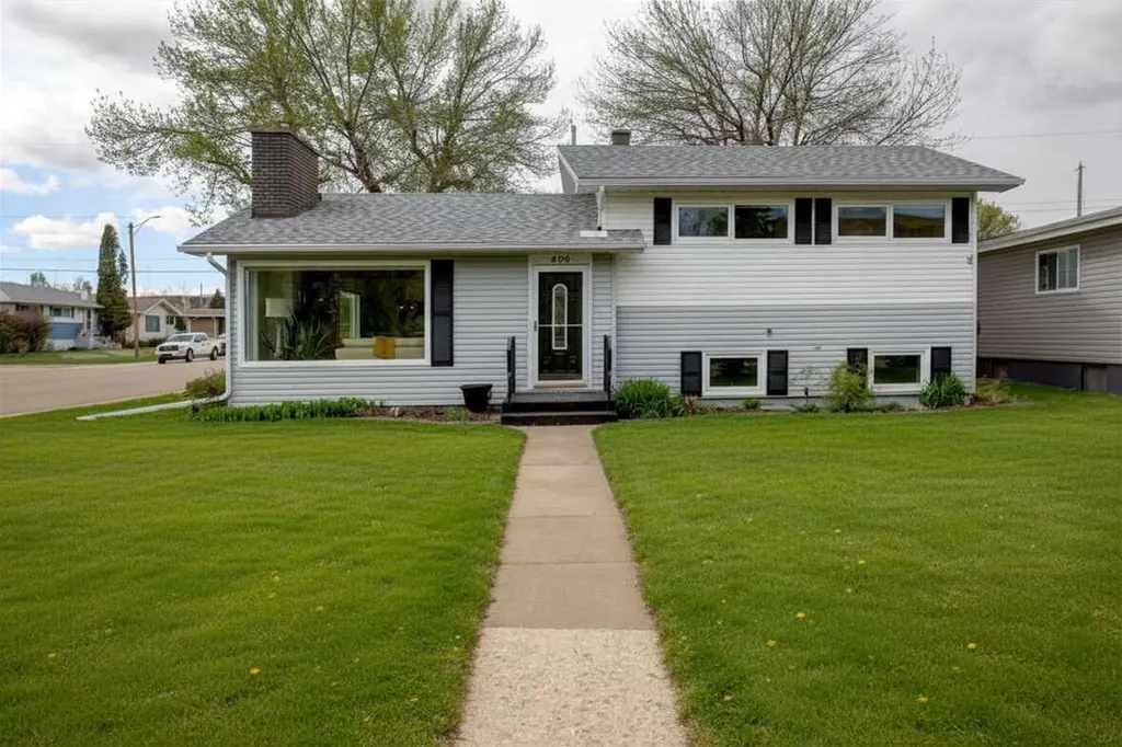 809 Riverside Drive E Drumheller AB T0J 0Y5