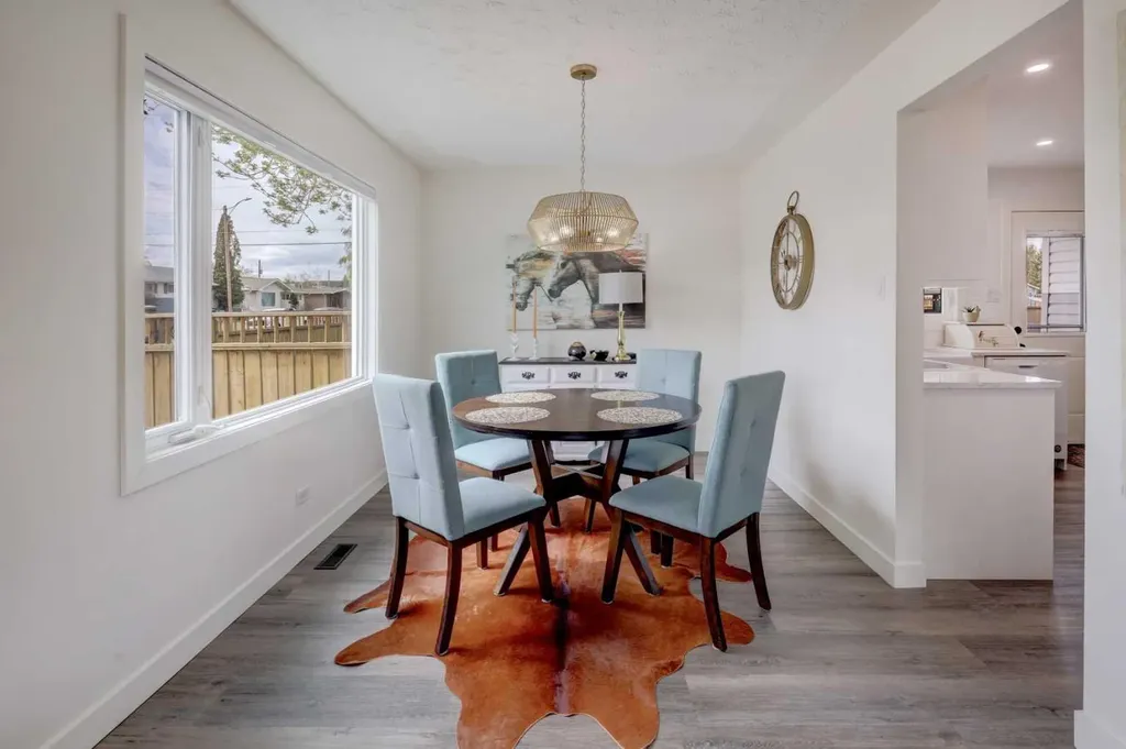 809 Riverside Drive E Drumheller AB T0J 0Y5