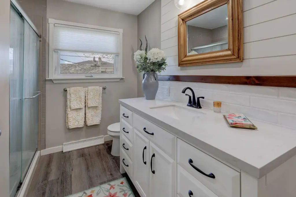 809 Riverside Drive E Drumheller AB T0J 0Y5