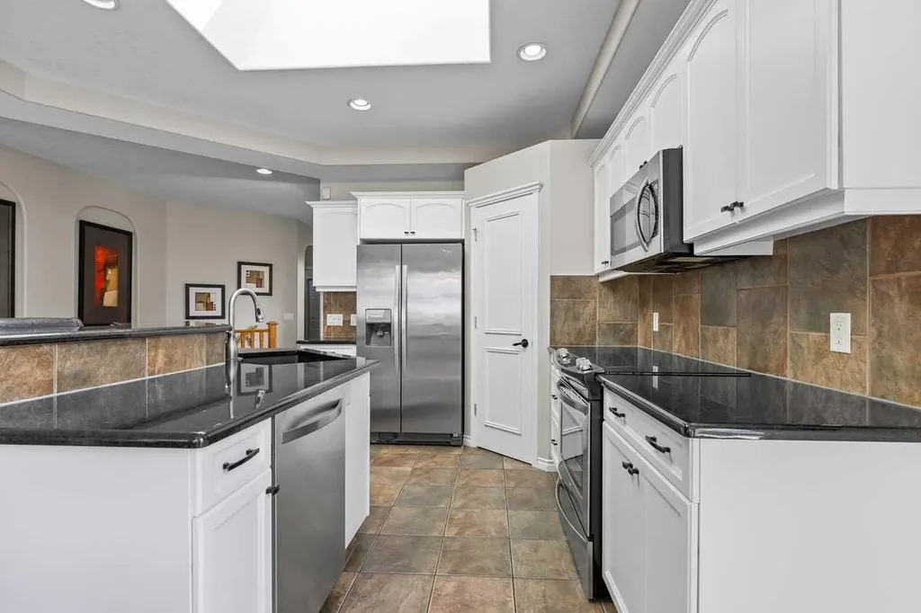 25 Panamount Green NW Calgary AB T3K 5R6