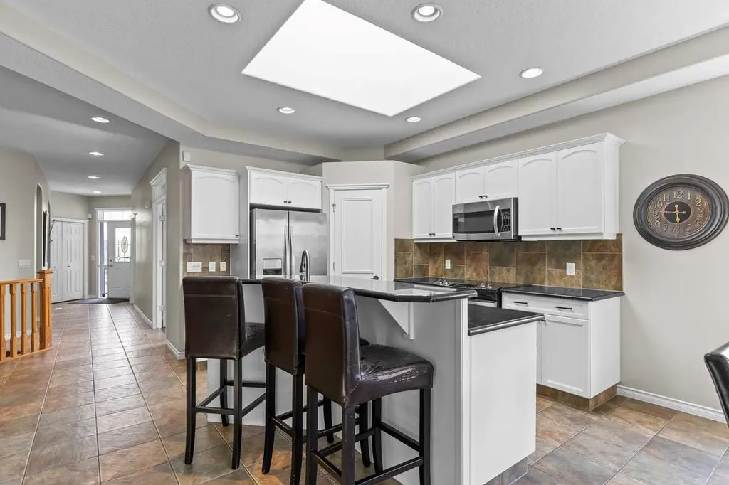 25 Panamount Green NW Calgary AB T3K 5R6
