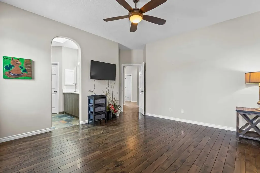 25 Panamount Green NW Calgary AB T3K 5R6