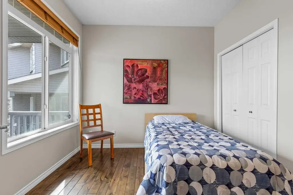 25 Panamount Green NW Calgary AB T3K 5R6