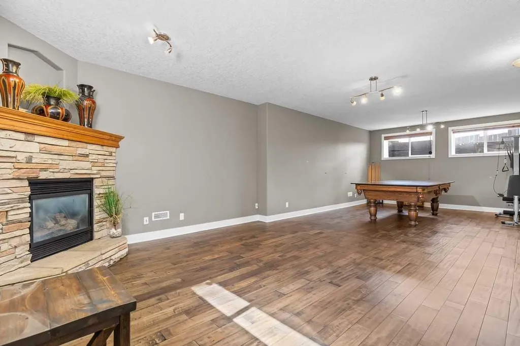 25 Panamount Green NW Calgary AB T3K 5R6