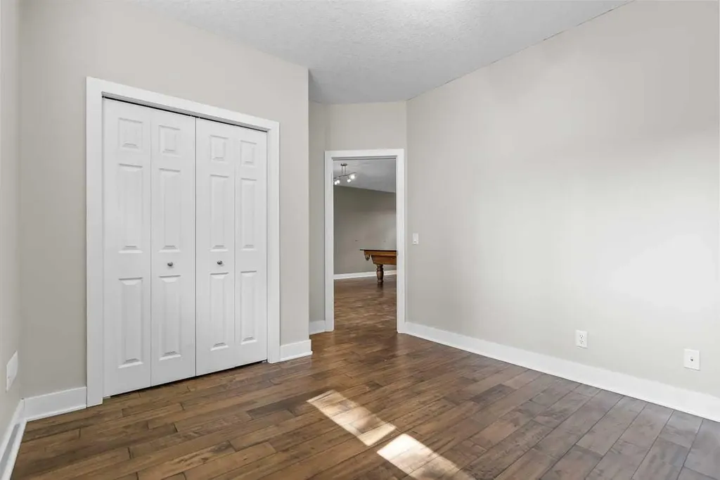 25 Panamount Green NW Calgary AB T3K 5R6
