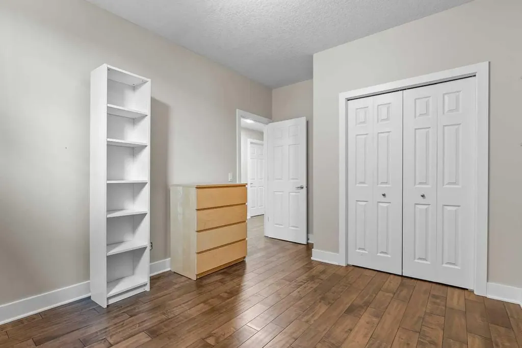 25 Panamount Green NW Calgary AB T3K 5R6