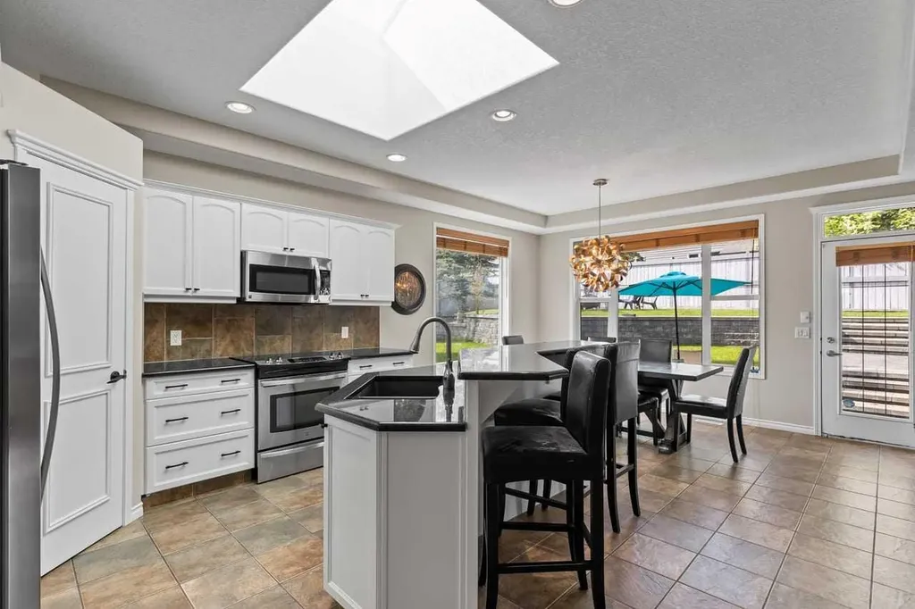 25 Panamount Green NW Calgary AB T3K 5R6