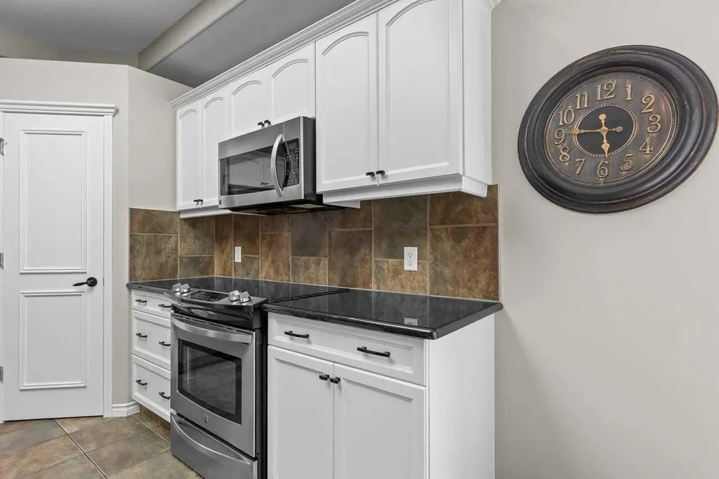 25 Panamount Green NW Calgary AB T3K 5R6