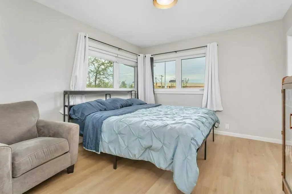5606 58 Street Lacombe AB T4L 1R3