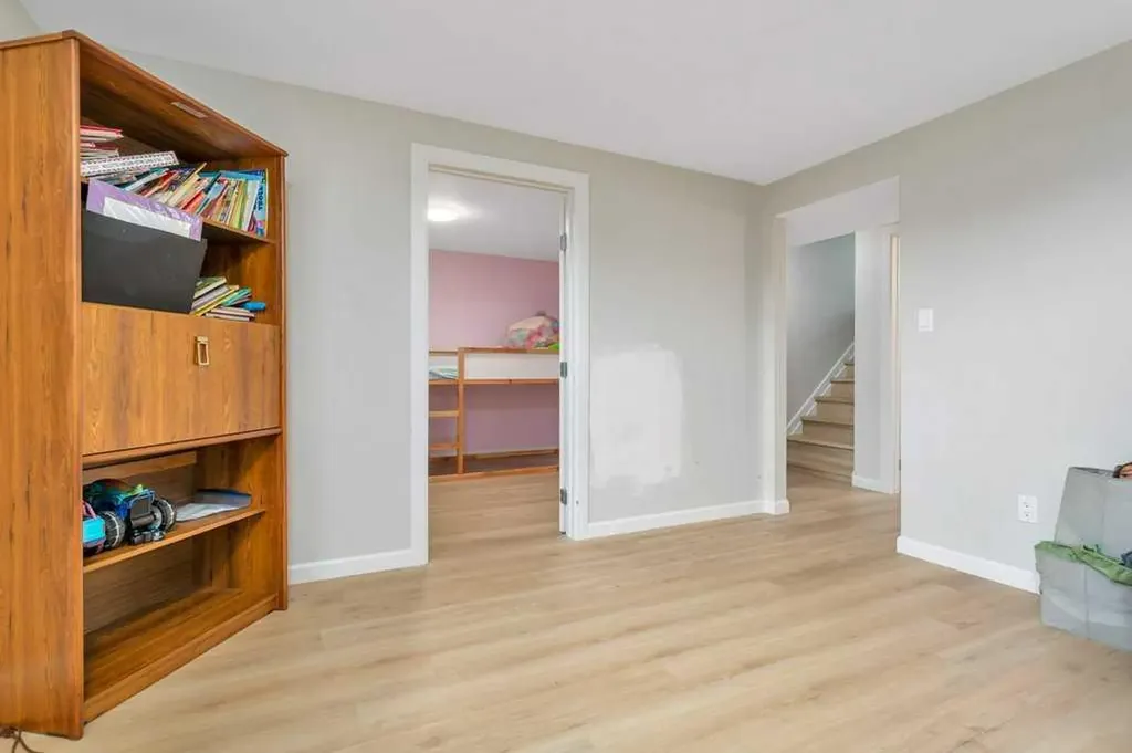 5606 58 Street Lacombe AB T4L 1R3