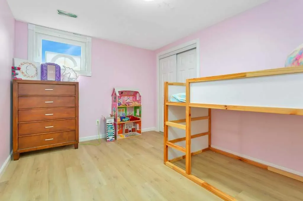 5606 58 Street Lacombe AB T4L 1R3