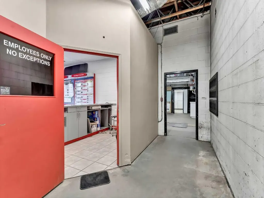 1137 & 1139 Kingsway Avenue SE Medicine Hat AB T1A2Y1