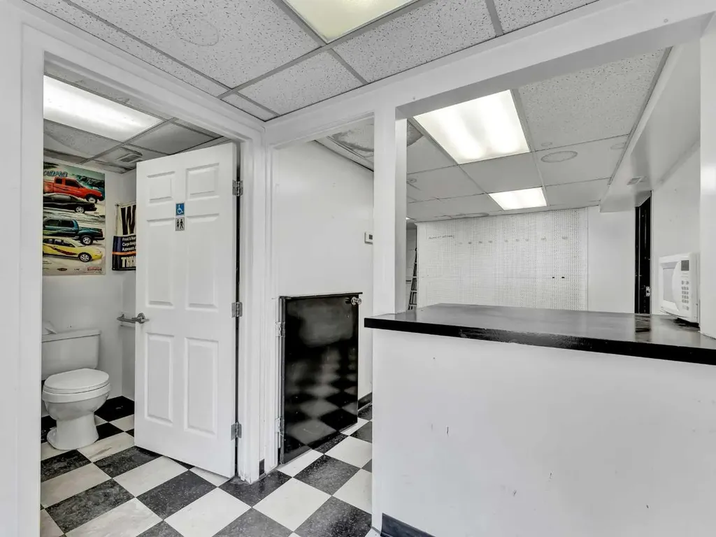 1137 & 1139 Kingsway Avenue SE Medicine Hat AB T1A2Y1
