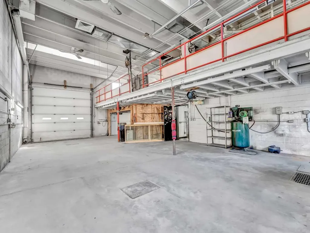 1137 & 1139 Kingsway Avenue SE Medicine Hat AB T1A2Y1