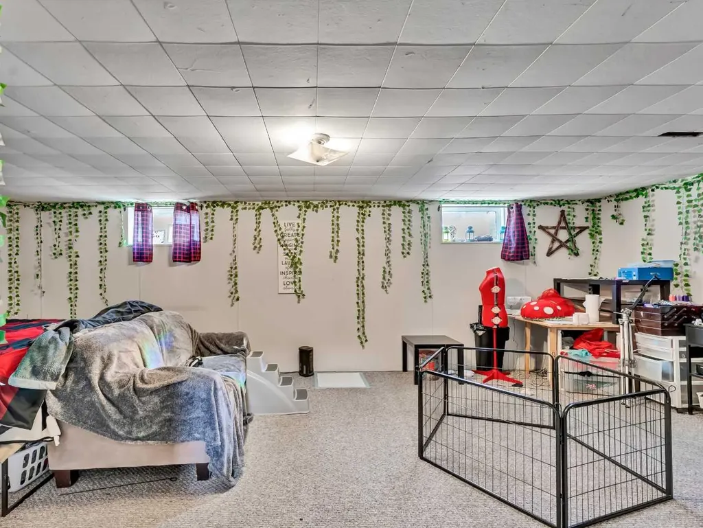 1137 & 1139 Kingsway Avenue SE Medicine Hat AB T1A2Y1