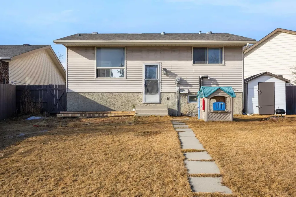 123 Radley Place SE Calgary AB t2a5x5