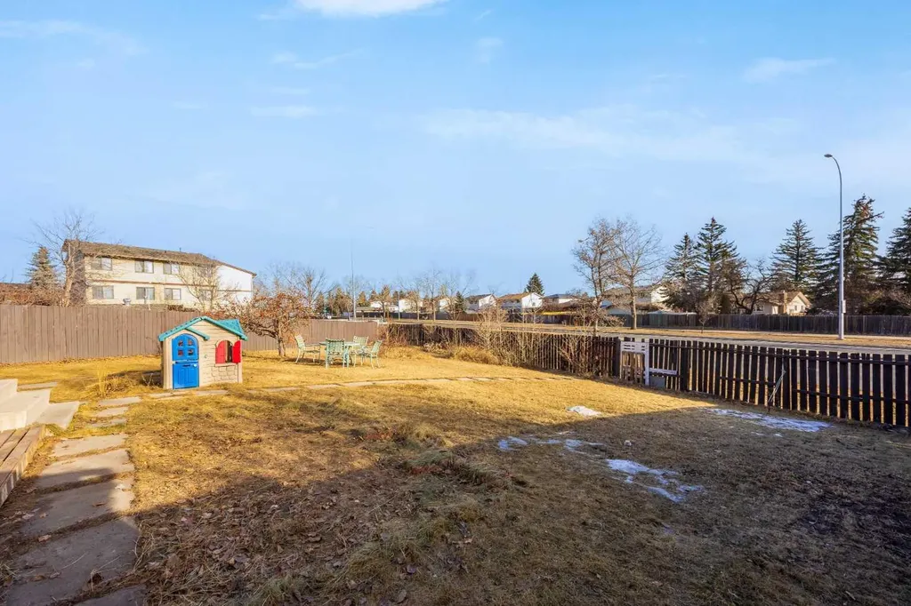 123 Radley Place SE Calgary AB t2a5x5