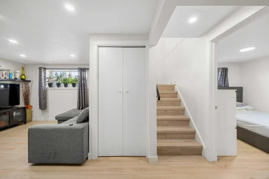 123 Radley Place SE Calgary AB t2a5x5
