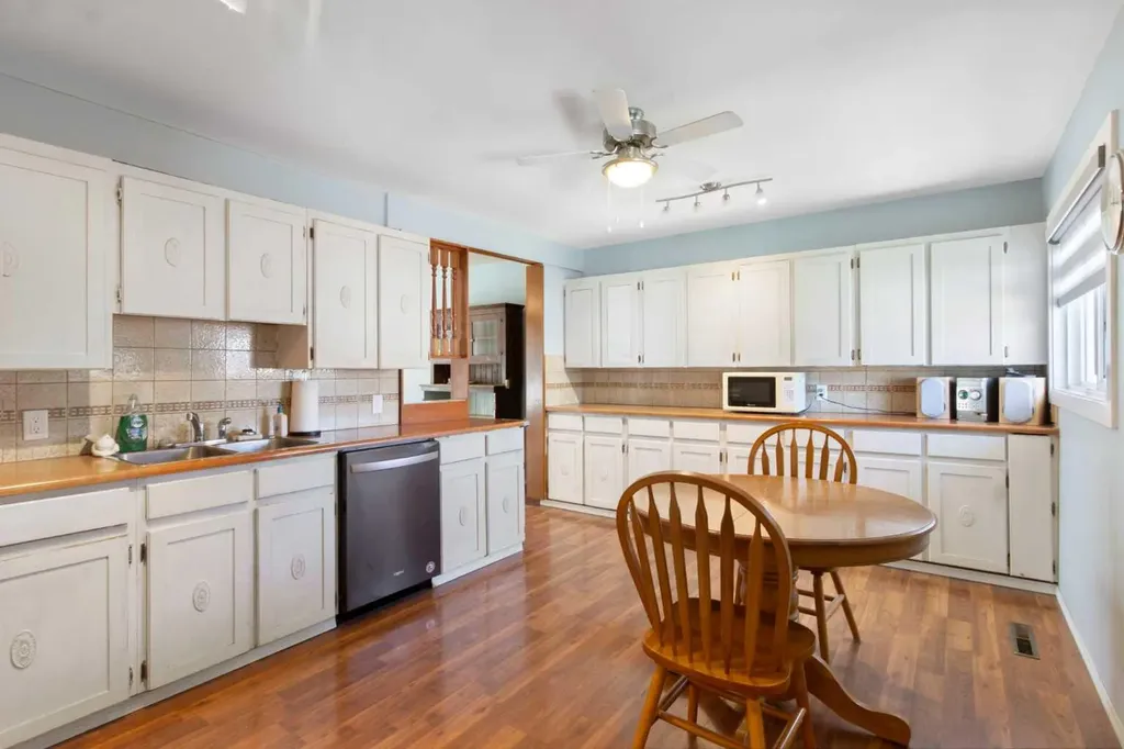 1622 Strathcona Street Crossfield AB T0M 0S0