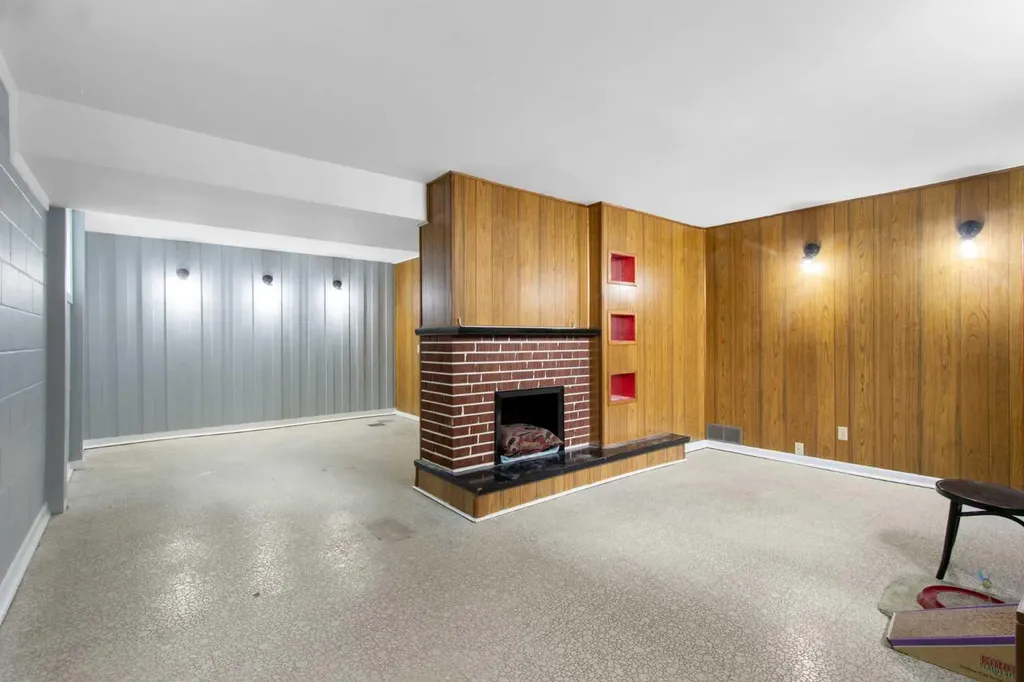 1622 Strathcona Street Crossfield AB T0M 0S0