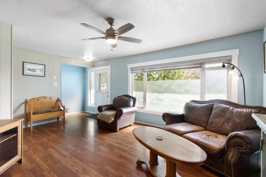 1622 Strathcona Street Crossfield AB T0M 0S0
