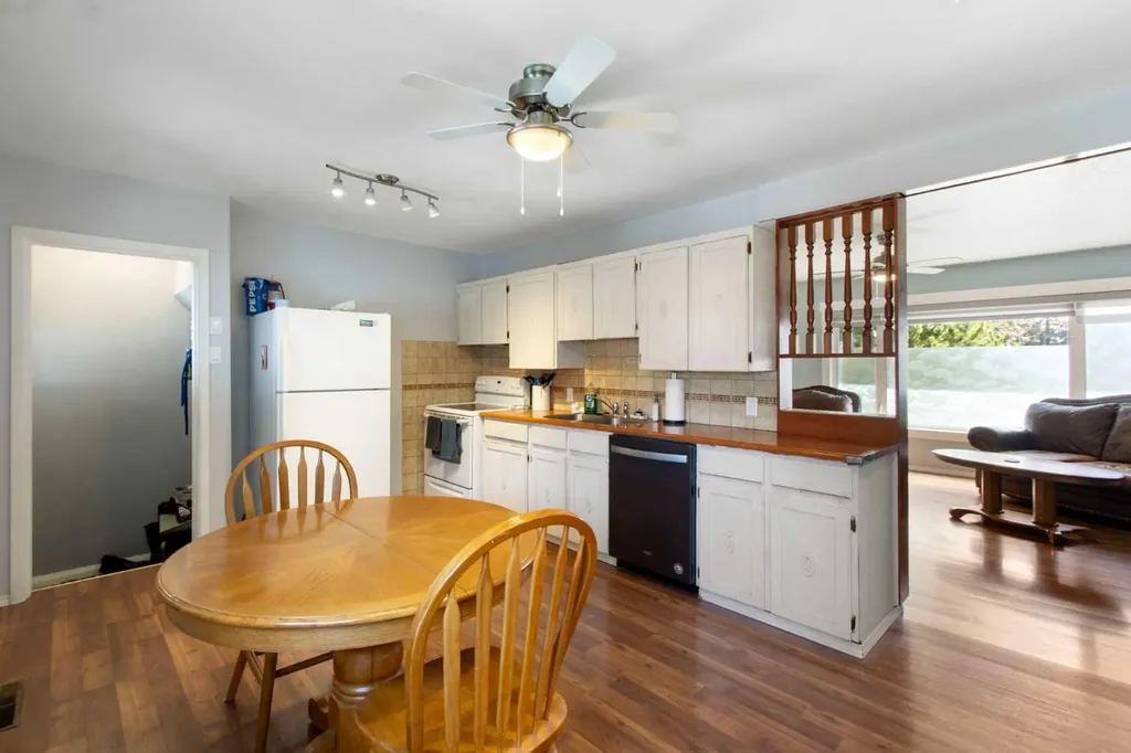 1622 Strathcona Street Crossfield AB T0M 0S0