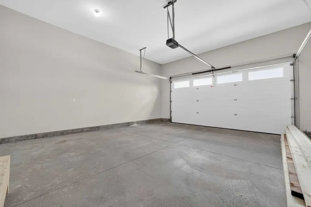 74 Riverpark Boulevard W Lethbridge AB T1K 5X4