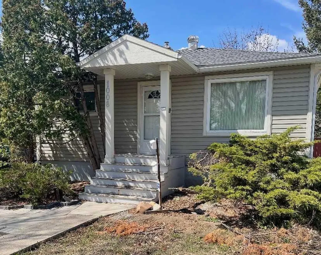 1008 17 Street S Lethbridge AB T1K 0B3